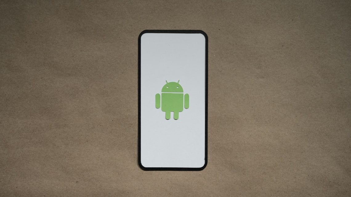Przyszłość Androida na dwóch frontach: Pełna wolność od FSF i rewolucja w personalizacji od Google